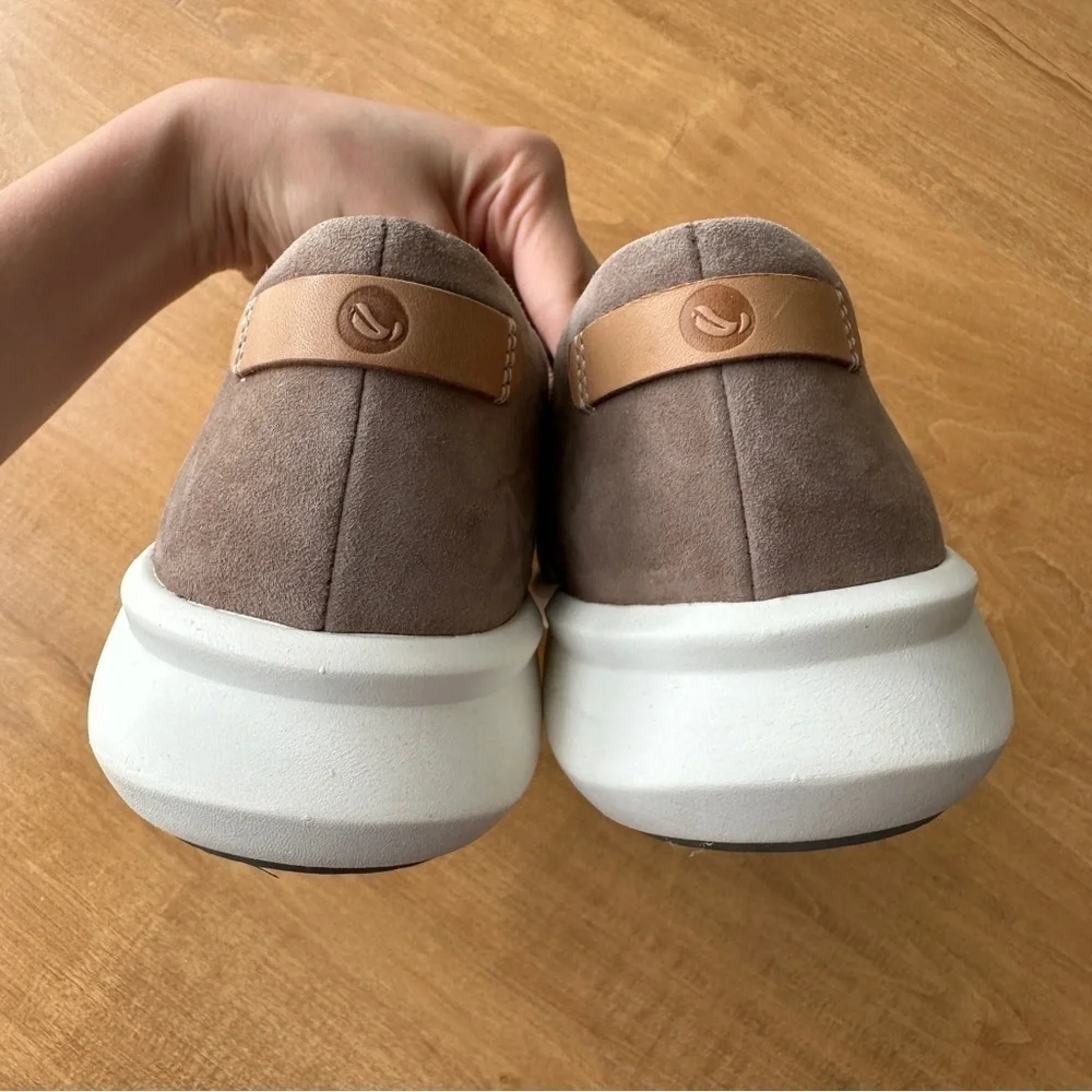Clarks Womens Un Rio Rise Loafer, Pebble Suede, Slip On Sneaker, Size 8.5